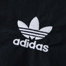 Corta vento retrô Alemanha 2024 2025, jaqueta leve com escudo bordado, agasalho da seleção alemã, modelo clássico preto e branco, corta vento futebol estilo retrô, jaqueta Alemanha para frio e vento

