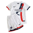Kit infantil PSG 2024 2025 uniforme reserva, camisa e short com escudo bordado, modelo infantil Paris Saint-Germain, camisa branca PSG infantil, uniforme europeu infantil

