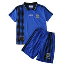 Kit infantil retrô Argentina 1994, camisa azul com escudo bordado, short reserva Copa do Mundo 94, uniforme clássico infantil Maradona, camisa albiceleste retrô infantil azul

