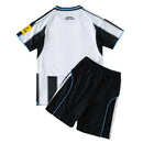 Kit Infantil Newcastle United I 2025/26