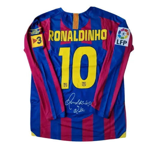 camisa retrô barcelona 2006, manga longa, uniforme titular da champions league, manto clássico azul e grená, ronaldinho barça, torcedor e colecionador


