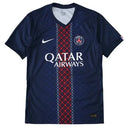 camisa psg 2025, versão jogador psg, uniforme titular paris saint-germain, camisa slim fit psg, futebol francês, ligue 1 2025/26, escudo bordado psg, camisa azul psg, camisa elite psg, camisa masculina paris

