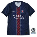 camisa psg 2025, versão jogador psg, uniforme titular paris saint-germain, camisa slim fit psg, futebol francês, ligue 1 2025/26, escudo bordado psg, camisa azul psg, camisa elite psg, camisa masculina paris

