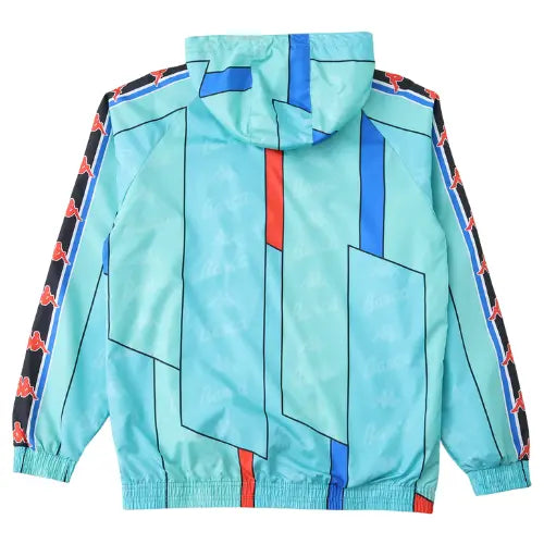 Corta Vento Retrô Barcelona 1997 - Azul com escudo bordado, gola alta e tecido leve. Design clássico dos anos 90 com visual moderno. Perfeito para torcedores, colecionadores e quem curte o lifestyle catalão com estilo.

