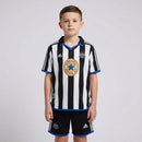 Kit Infantil Retrô Newcastle I 1999/00 - Varal do Torcedor 16 (3 á 4 anos) / Não Otimizado