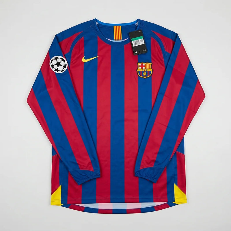 Camisa Retrô Barcelona I 2006 - Manga Longa - Varal do Torcedor P / Ronaldinho 10 / Champions League Otimizado
